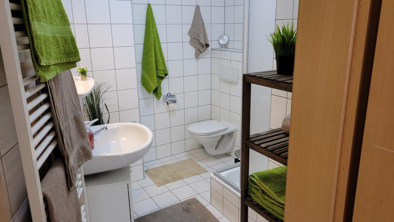 Wohlfuehl-Ferienwohnung Mit Tiefgarage Im Gruenen オーバーホーフ エクステリア 写真