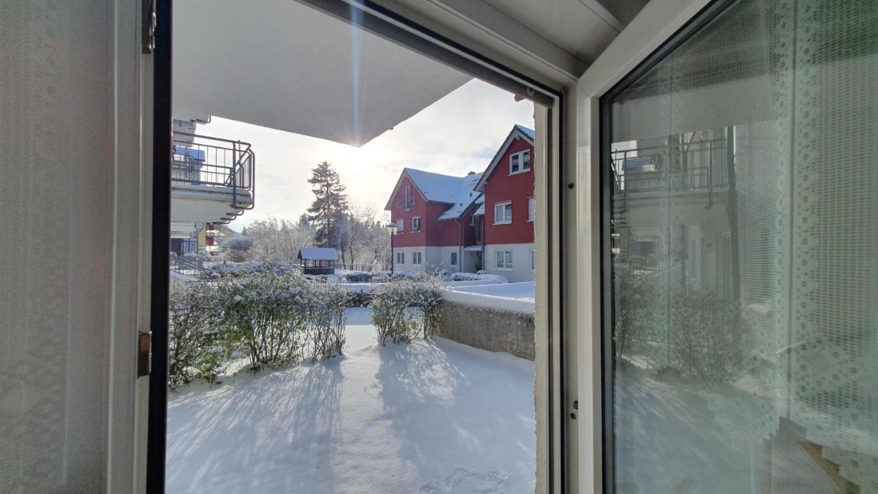 Wohlfuehl-Ferienwohnung Mit Tiefgarage Im Gruenen オーバーホーフ エクステリア 写真