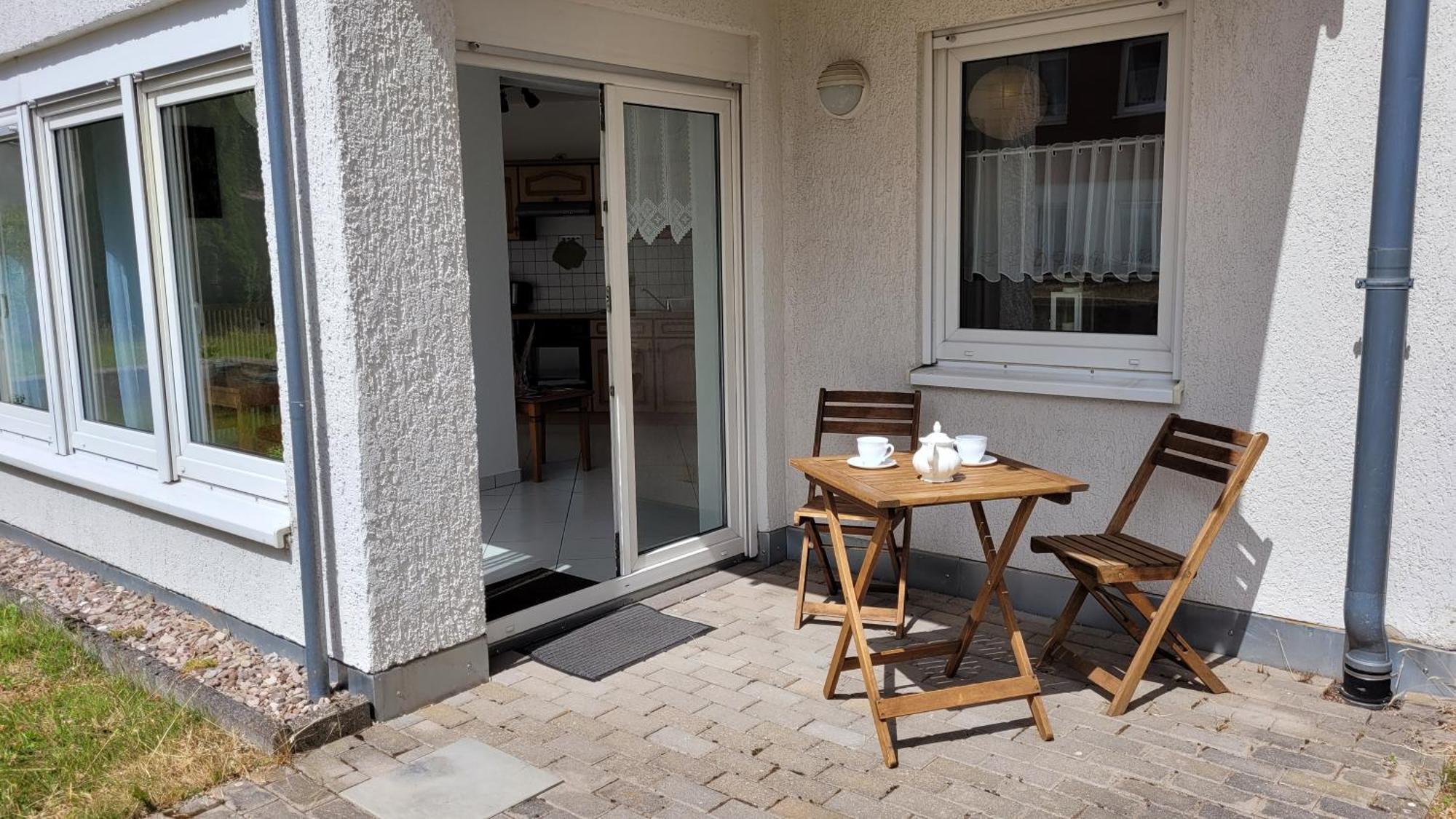 Wohlfuehl-Ferienwohnung Mit Tiefgarage Im Gruenen オーバーホーフ エクステリア 写真