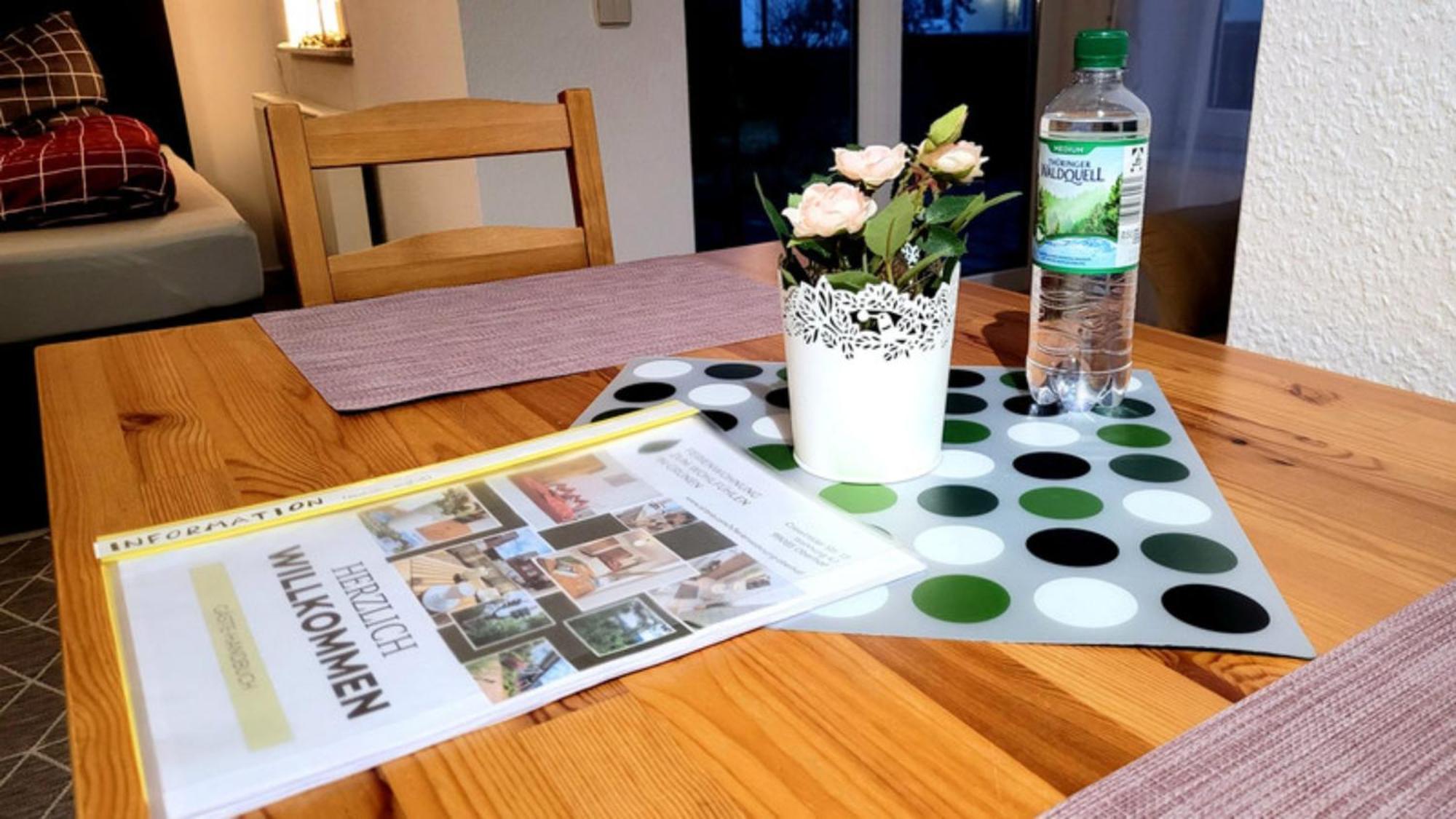 Wohlfuehl-Ferienwohnung Mit Tiefgarage Im Gruenen オーバーホーフ エクステリア 写真